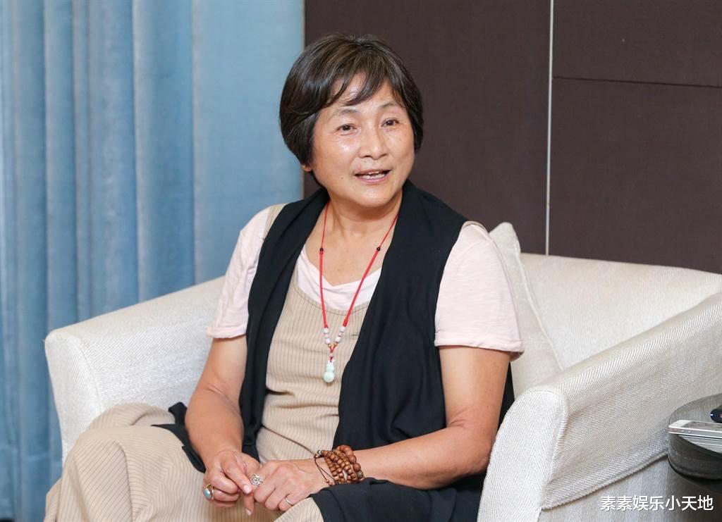 郑佩佩和前夫原文通结婚照:怀孕8次不后悔,净身搬出前夫豪宅