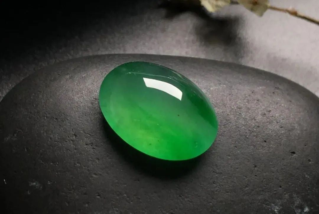 翡翠的透明度有多重要？