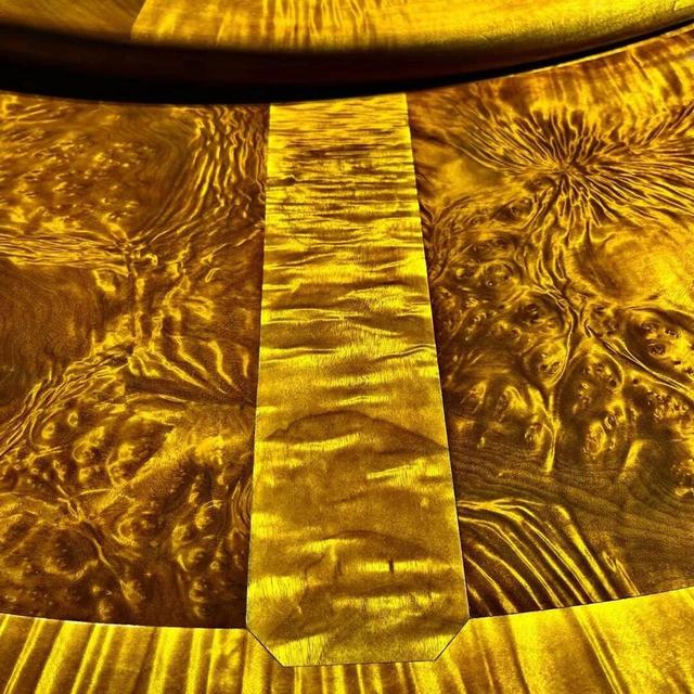 揭秘文玩界的瑰宝：金丝楠的纹理美学与鉴别智慧