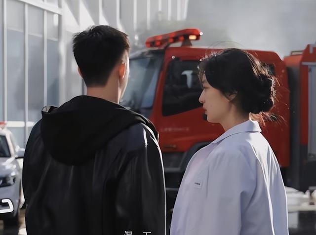 今晚震撼开播!36集重磅大剧压轴亮相,预测:该剧收视率飙升