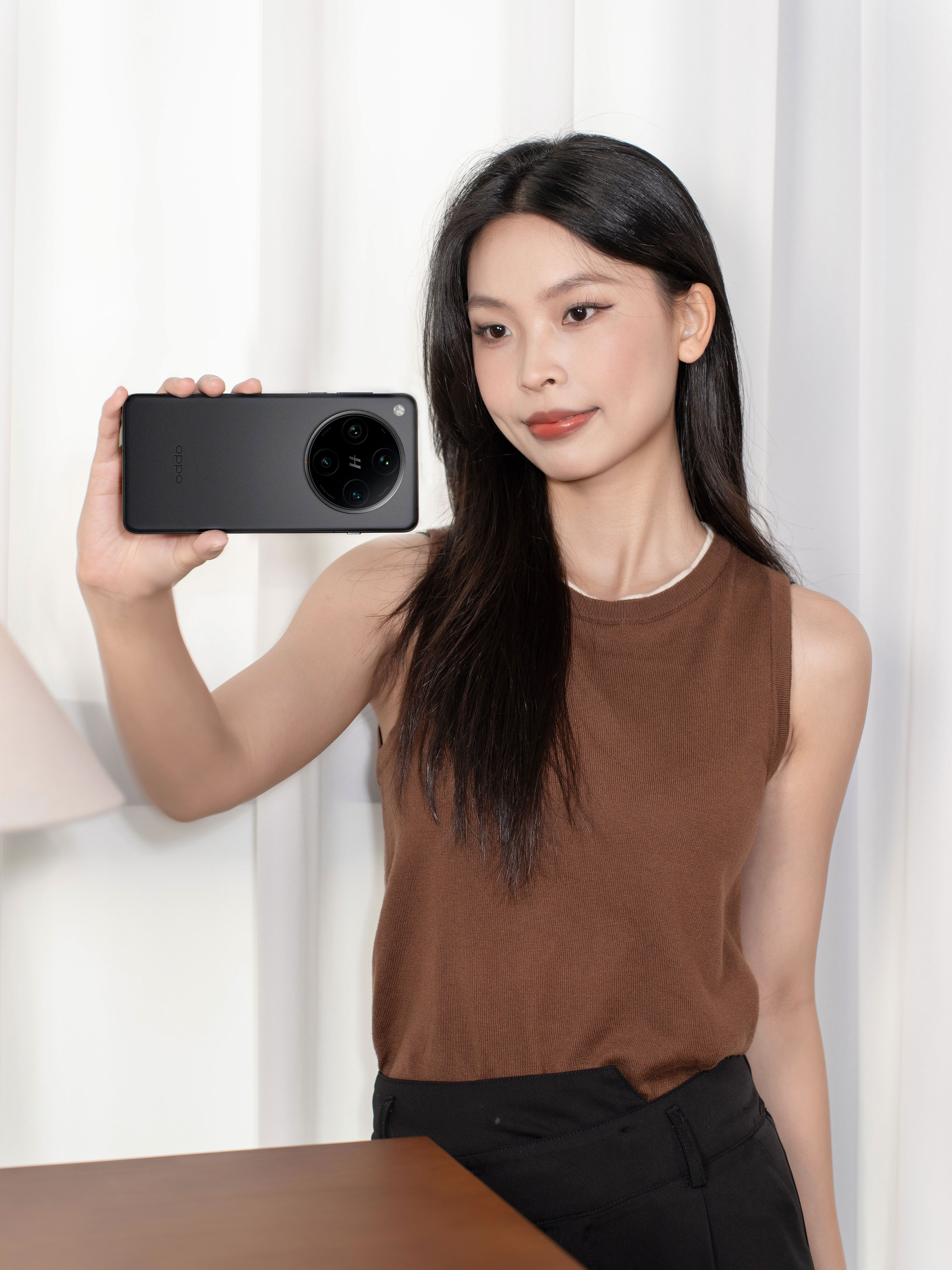 OPPO Find X8 Pro星野黑,还是一样稳