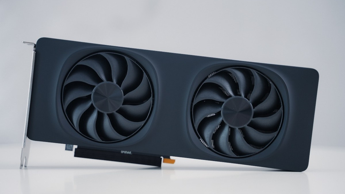 首发英特尔新甜卡 B580, 会是显卡市场的破局者吗?