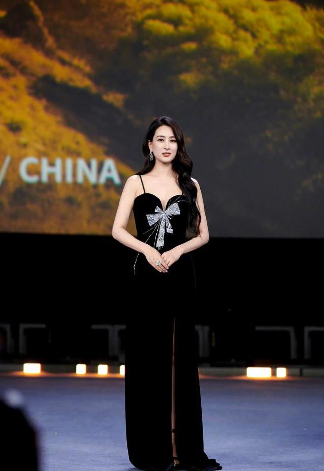 央视下场夸！看《我是刑警》共情犯人家属，“三料影后”名副其实