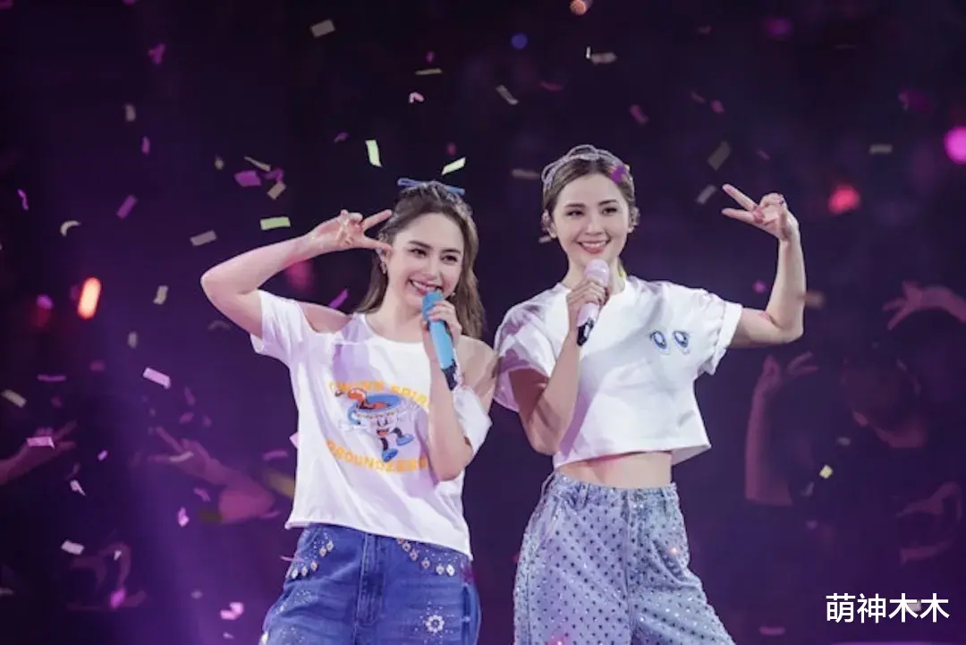 彻底放飞自我?阿娇最新演出胖成“阿爆”,演出划水全靠阿Sa拯救