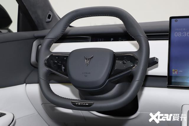 岚图知音限时17.99万起 800V+华为智驾 不比Model Y香？