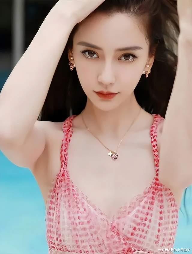 看完她15岁的照片，还敢相信她说没整容吗？网友没那么好骗！