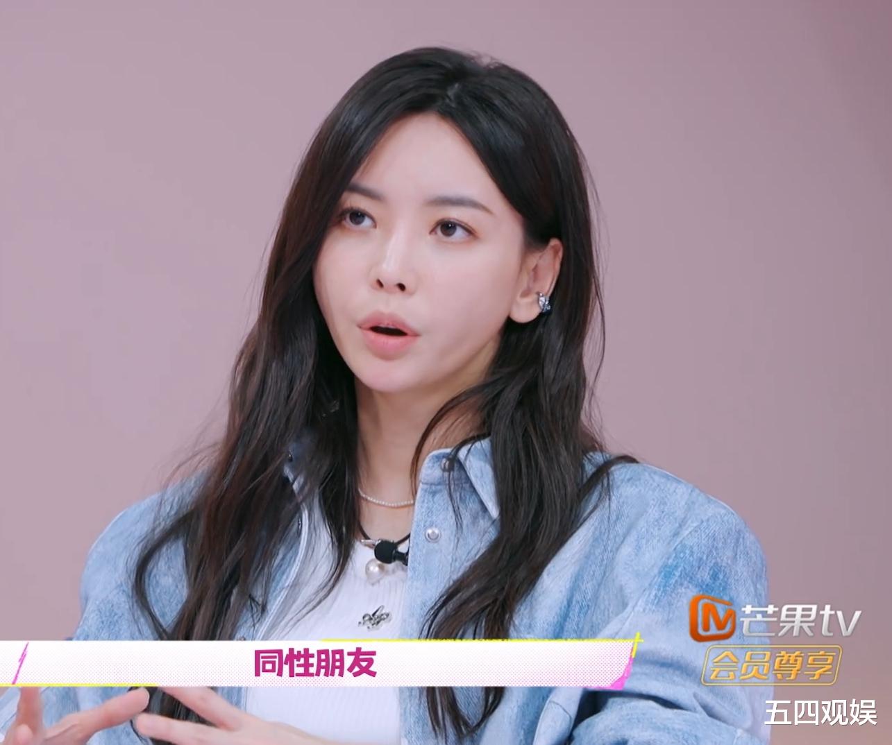 于文文独自过春节,妈妈不知去向,爸爸10年不联系:我在国外长大,不过年