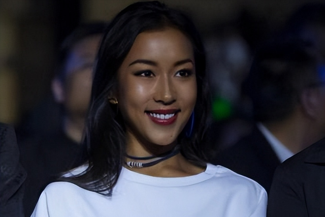 满嘴谎话,知三当三,娱乐圈的虚伪在吉克隽逸身上体现得淋漓尽致