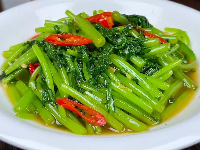 初春,吃菠菜不如多吃它,一养肝,二明目,三安神,营养又好吃!