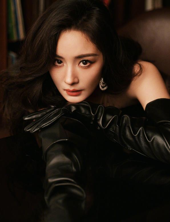 杨幂被爆耍大牌，导致直播事故，刘亦菲疑似黑脸，刘诗诗出面救场