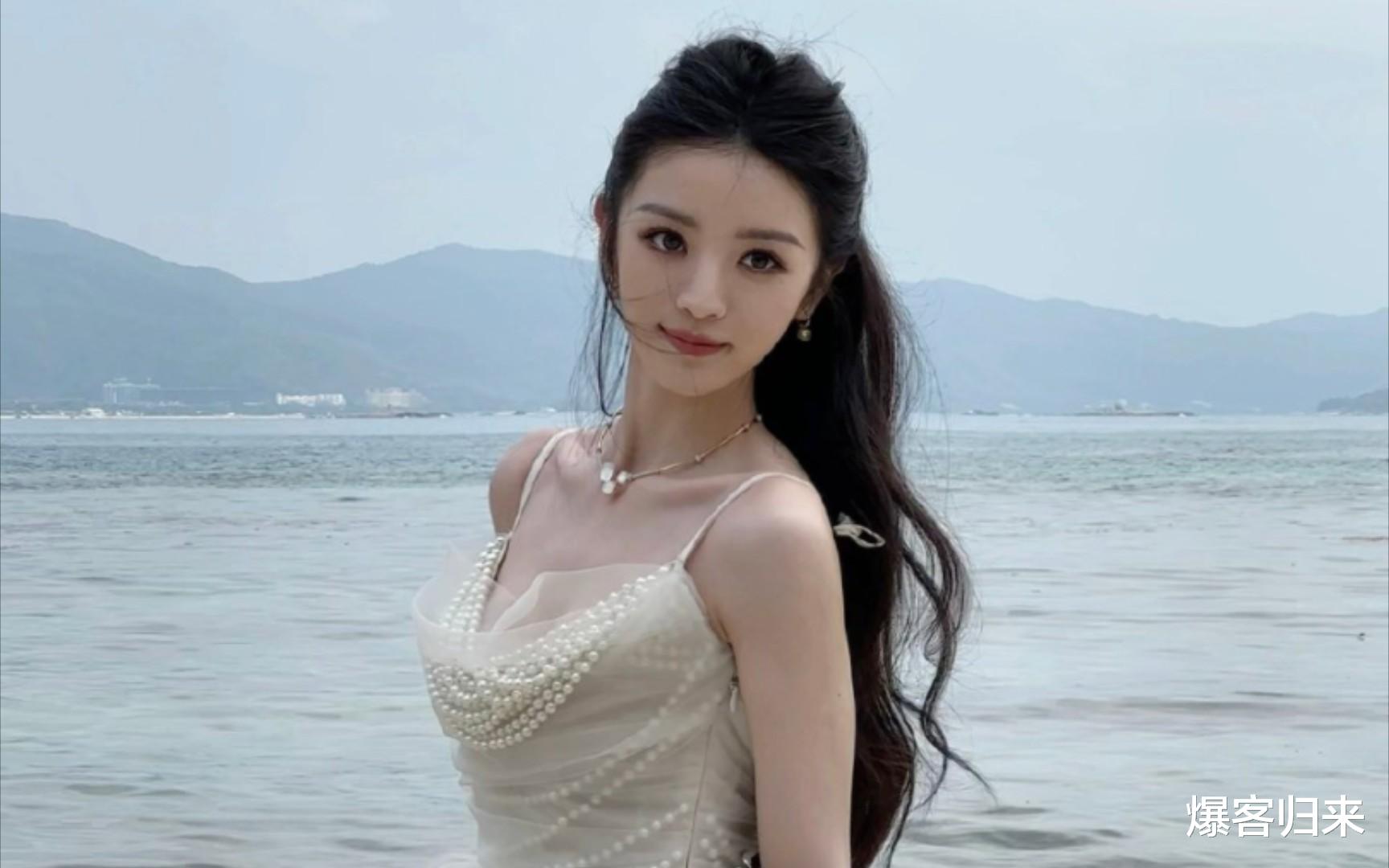 田曦薇红毯亮相暴瘦如柴,身材变化大引关注,昔日甜美形象已不再