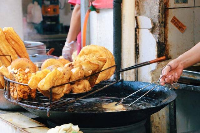 1年超过300次，51岁大爷癌症晚期，妻子泪如雨下：我没能劝动他