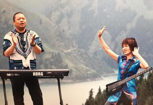 她上4次春晚,和恩师同居怀孕,被骗流产,如今51岁依然单身!