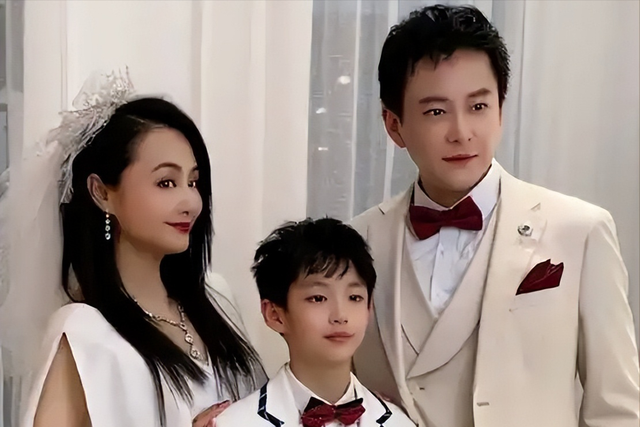 看到曹颖“升官”的丈夫，才明白，她和王斑结婚是多么正确的选择