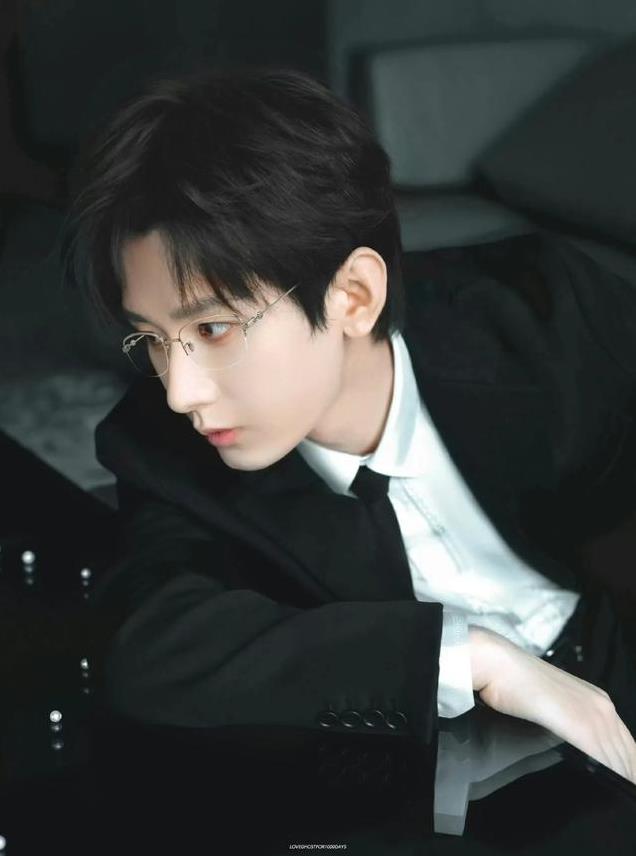 尖叫之夜来袭,美男洗牌,成毅登顶,龚俊邓为陈哲远侯明昊等上榜