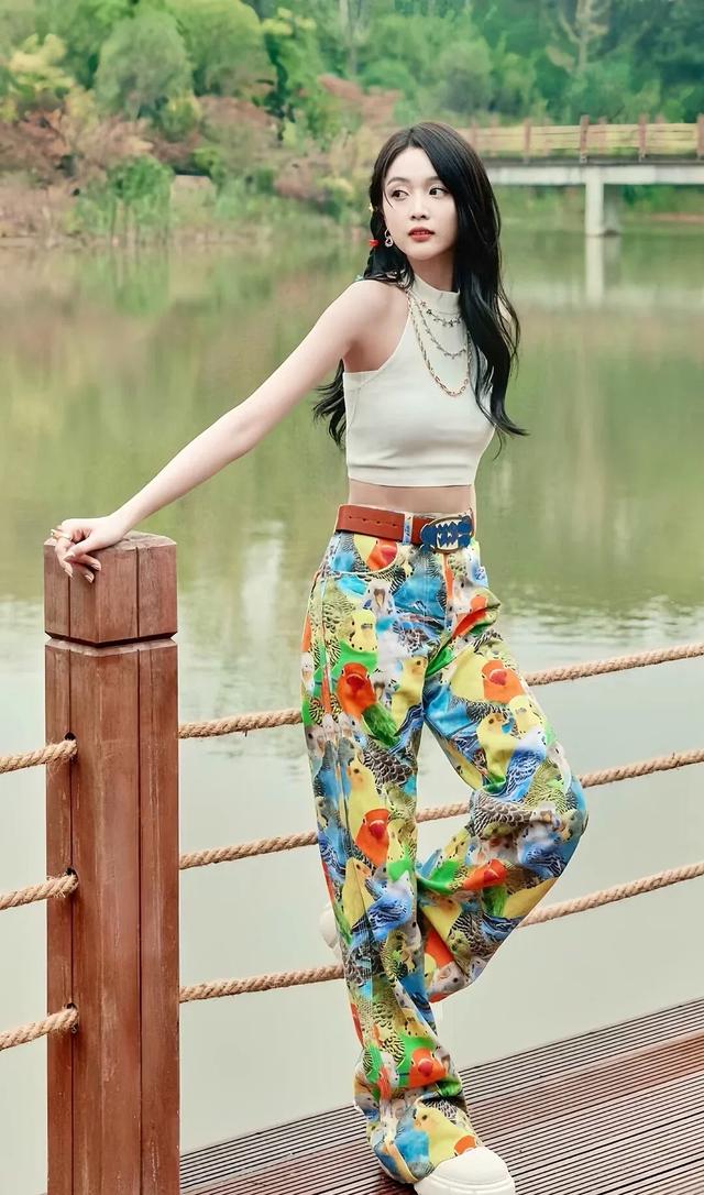 吴宣仪，完美身材