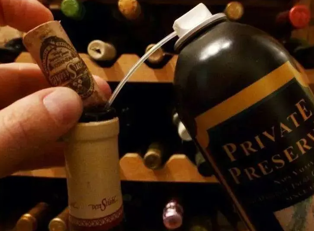 没开瓶的红酒,过了保质期还能喝吗?行家给出答案,别再被误导了