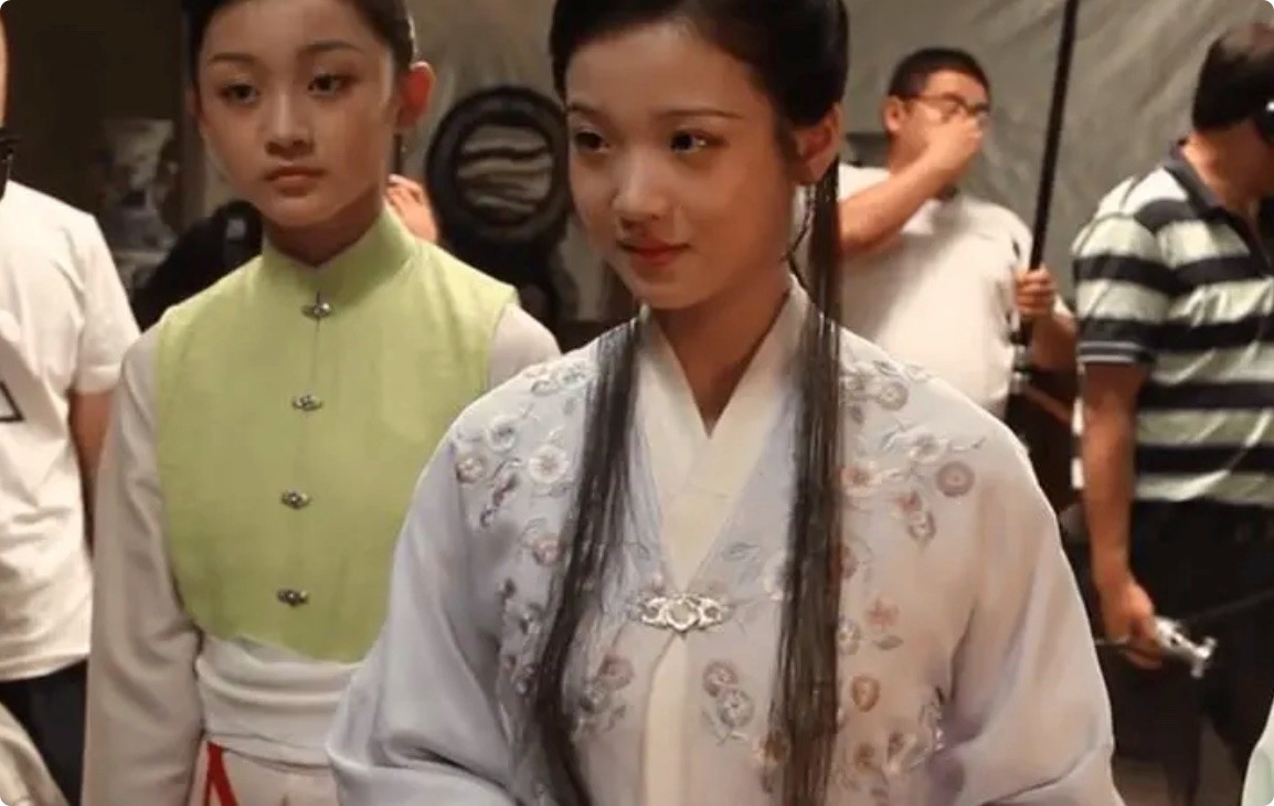 看了被“大白牙”毁了的刘姥姥，我怀念起了沙玉华赵丽蓉的乡土味