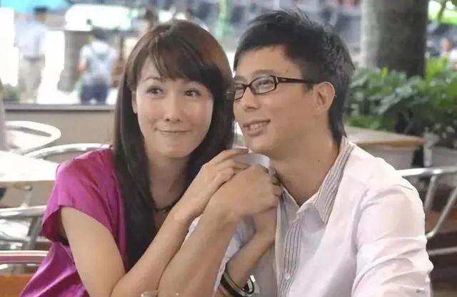 49岁邓健泓婚后移民加拿大变好老公?