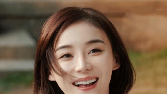 我的天，她也整容了？