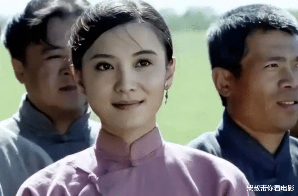 44岁宋佳：曾与5婚导演同居5年，只恋爱不结婚，图什么？