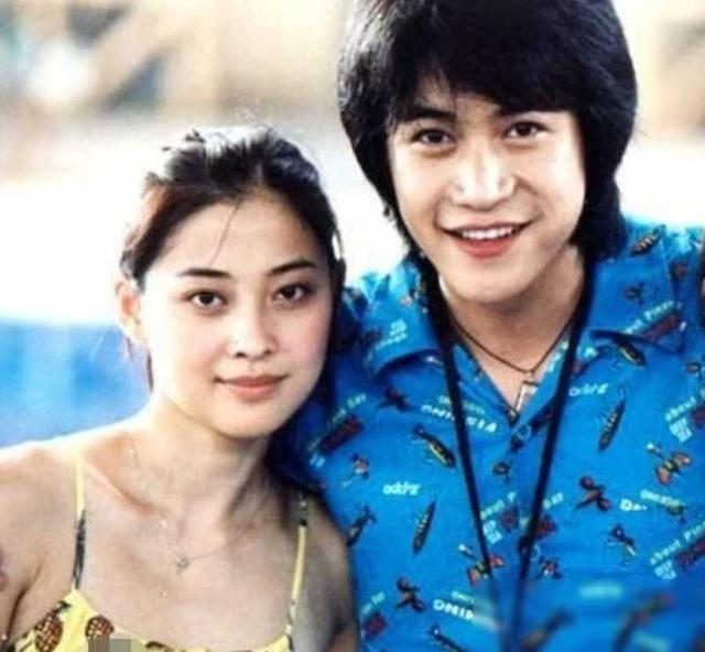梅婷|朱时茂30年前的春晚，谁注意到他身边的女孩？今火得一塌糊涂