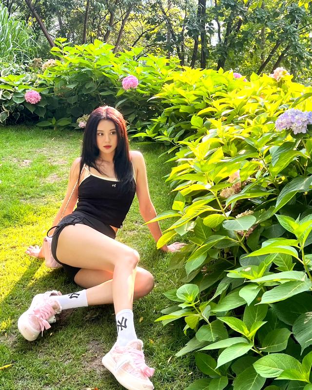 甘露 美腿玉足 美丽迷人