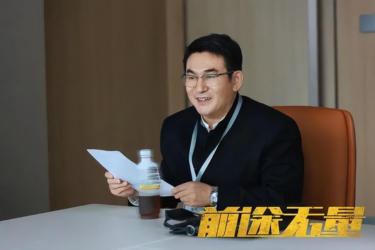 央视明晚开播!陈宝国坐镇,我难掩激动,终于有像样的职场大剧了