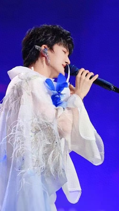 从《大鱼》到“歌王”:周深能否突破音乐圈的天花板呢?