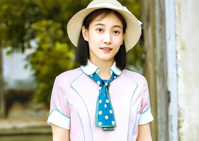 啜妮:父亲是一级演员,她却被陈道明赏识,如今她过的还好吗?