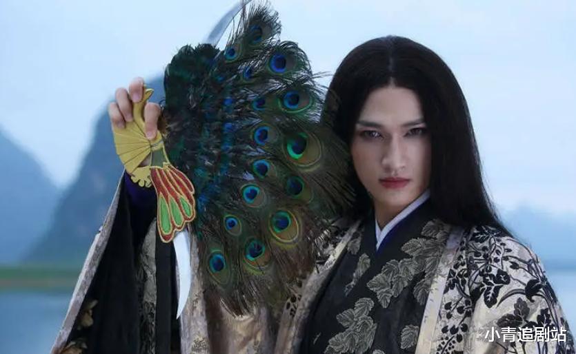 《灵魂摆渡》四大流量女星，杨紫脸小了，彭小苒认不出，她俩最美