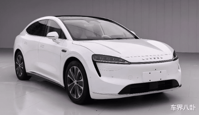 智界R7增程版：溜背轎跑設(shè)計(jì)，2950mm軸距，1.5T增程器，華為加持