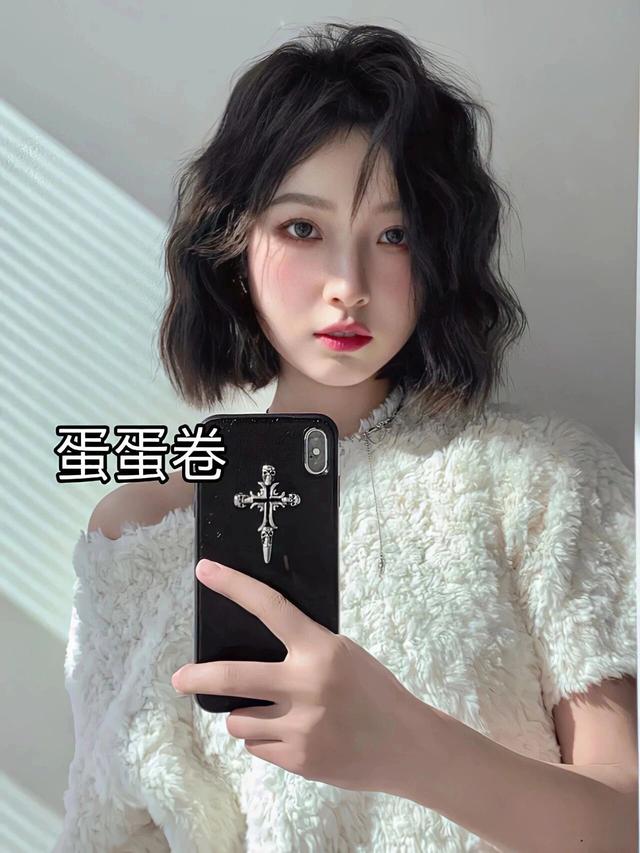 从芭比卷到羊毛卷：2024短发烫发合集，哪款是你的菜？