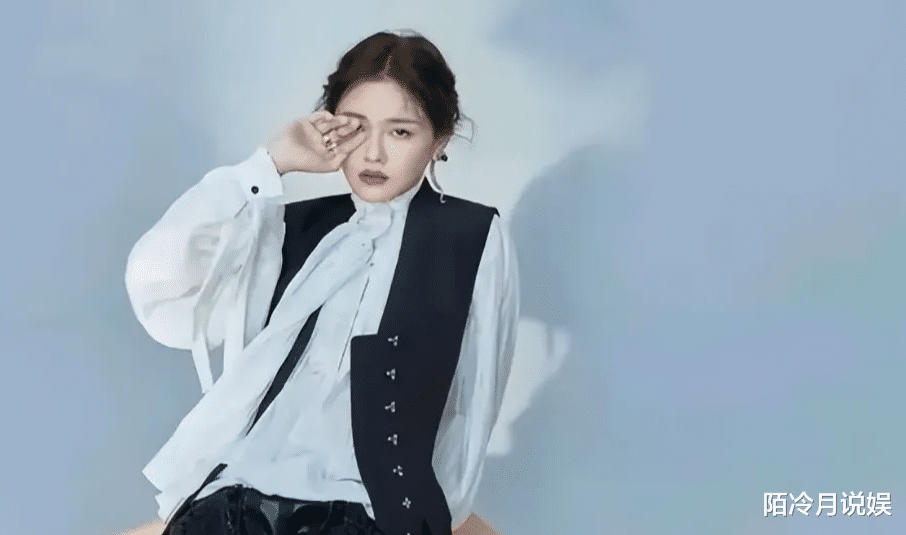 S家族摊上事了！大S邻居连夜发文怒怼，控诉S家人做事太随心所欲