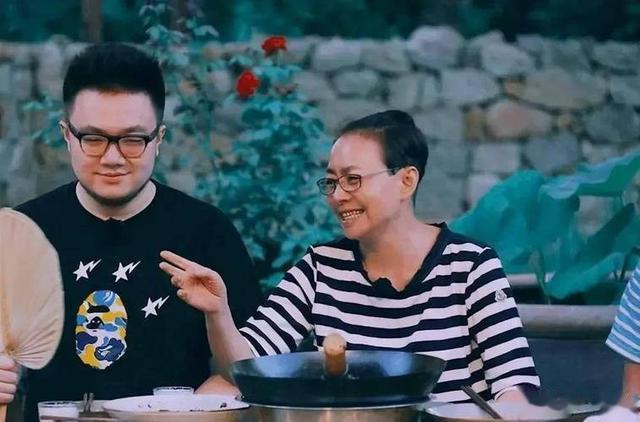 身价过百亿,坐拥北京一条街,出门私人飞机,京圈内的富婆都有谁