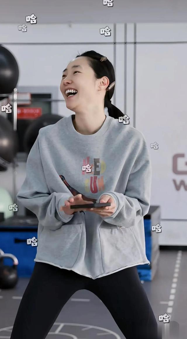 41岁白百何近照发福，脸又僵又肿双下巴明显，自曝是喝酒喝胖的！