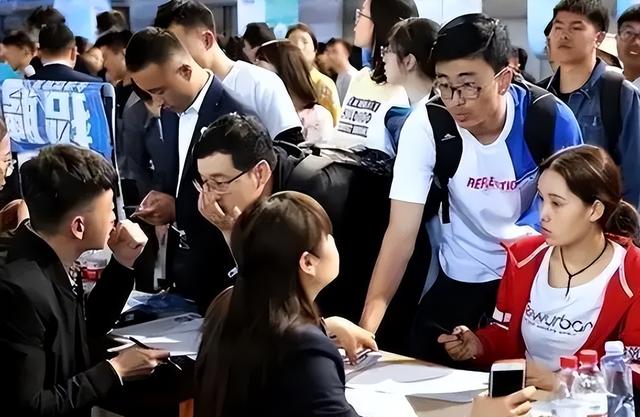 大学生就业太难？人民日报怒批当代大学生：你不失业，天理难容！