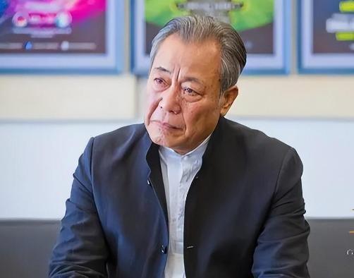 他是最干净的男演员，结婚44年零绯闻，为妻子息影12年，61岁走红