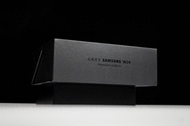 三星W24：萬元高端旗艦，堅持16年之久，它到底有什么魅力？
