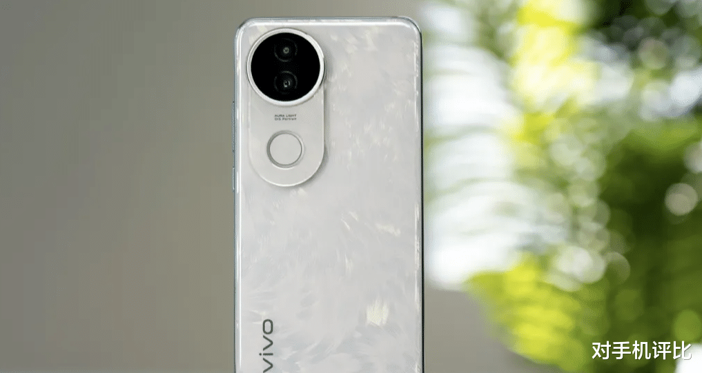 真我Neo7与vivo S20全面对比：价格相差500元该怎么选？