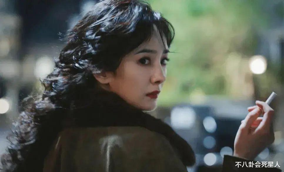 一部谍战剧,把38岁杨幂的“中年尴尬”展现得淋漓尽致
