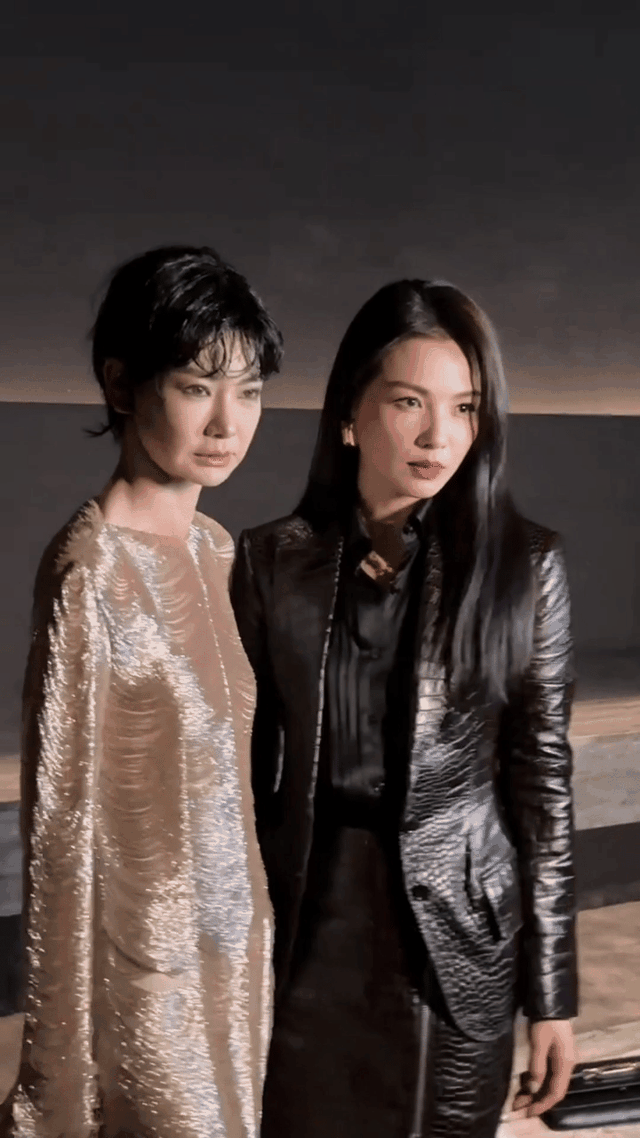 戚薇时装周造型状态被质疑后续:本人称拍法不对,网友扎心回复