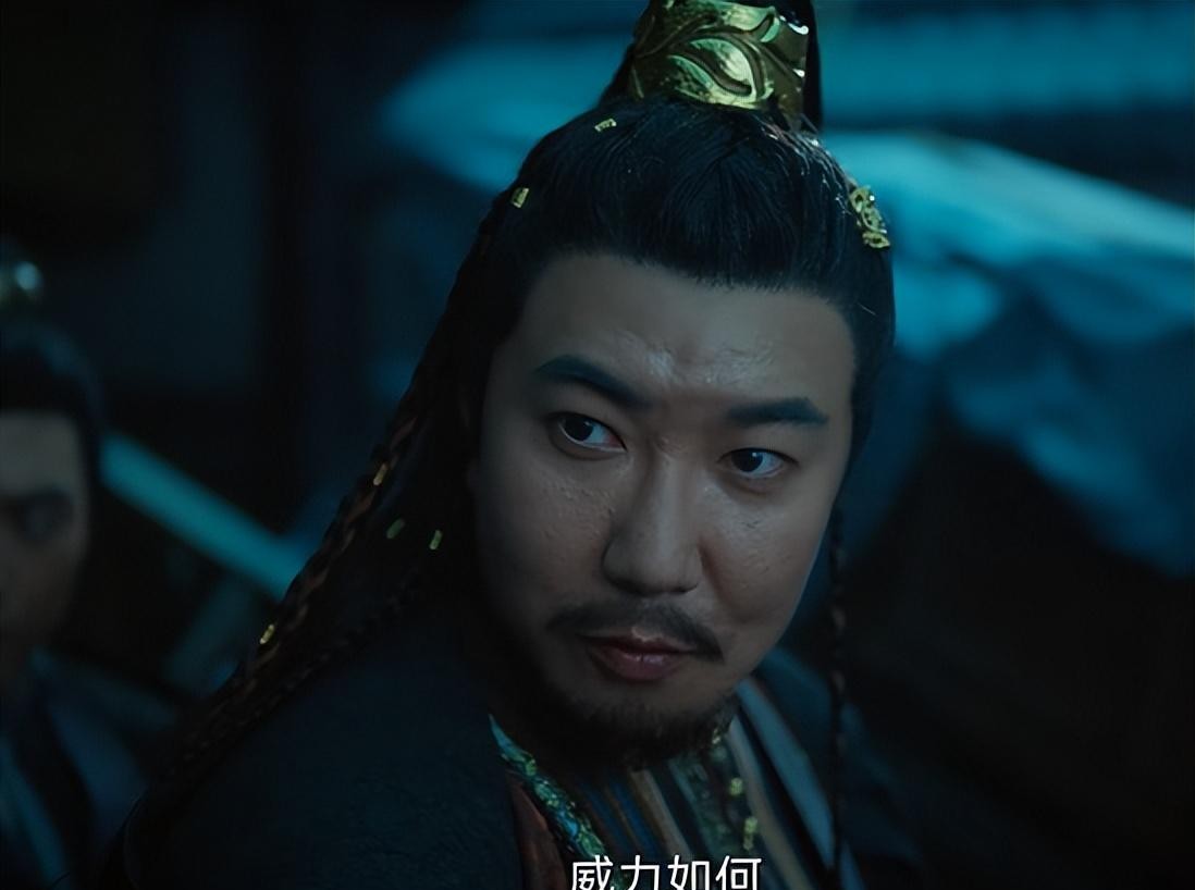 6集播放即口碑爆棚！飙升榜首冠军，网友盛赞：这探案剧太上头！