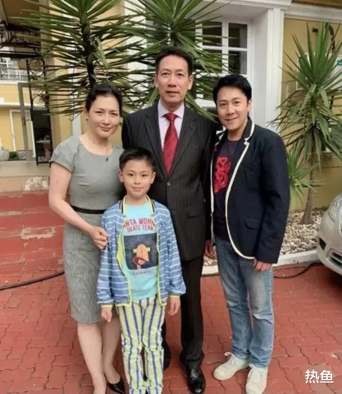 蔡国庆儿子全科免考毕业!身高猛长高颜值似妈,与亲弟共用一张脸