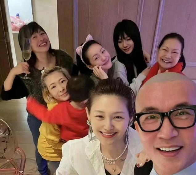 事情真的太反常!看小S的一系列操作,难怪现在被网友骂的这么狠