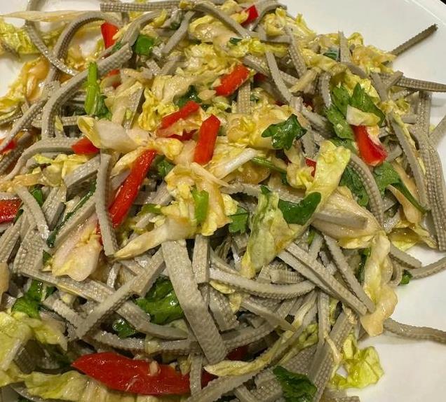 岳云鹏晒聚餐,菜品简单接地气,众多网友纷纷点赞:最爱家常菜