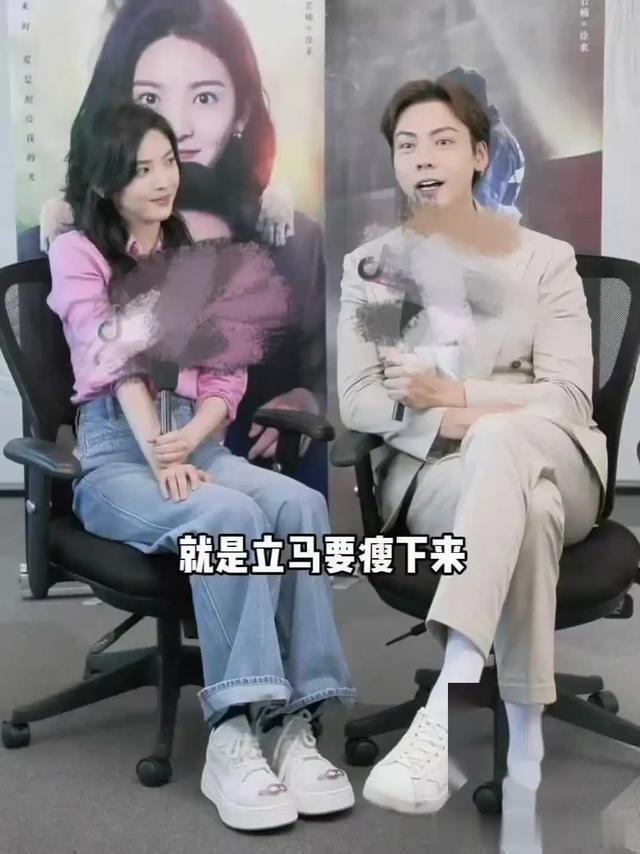 女演员千万别过度减肥,28岁章若楠与26岁赵露思站一起很明显