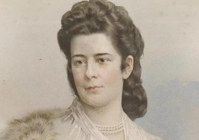 茜茜公主一天怎样过的？5点起床洗冷水澡，体操击剑，暴走几小时