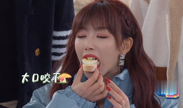 华少采访潘展乐被“轻松拿捏”,才发现当年张家辉说得一点没错