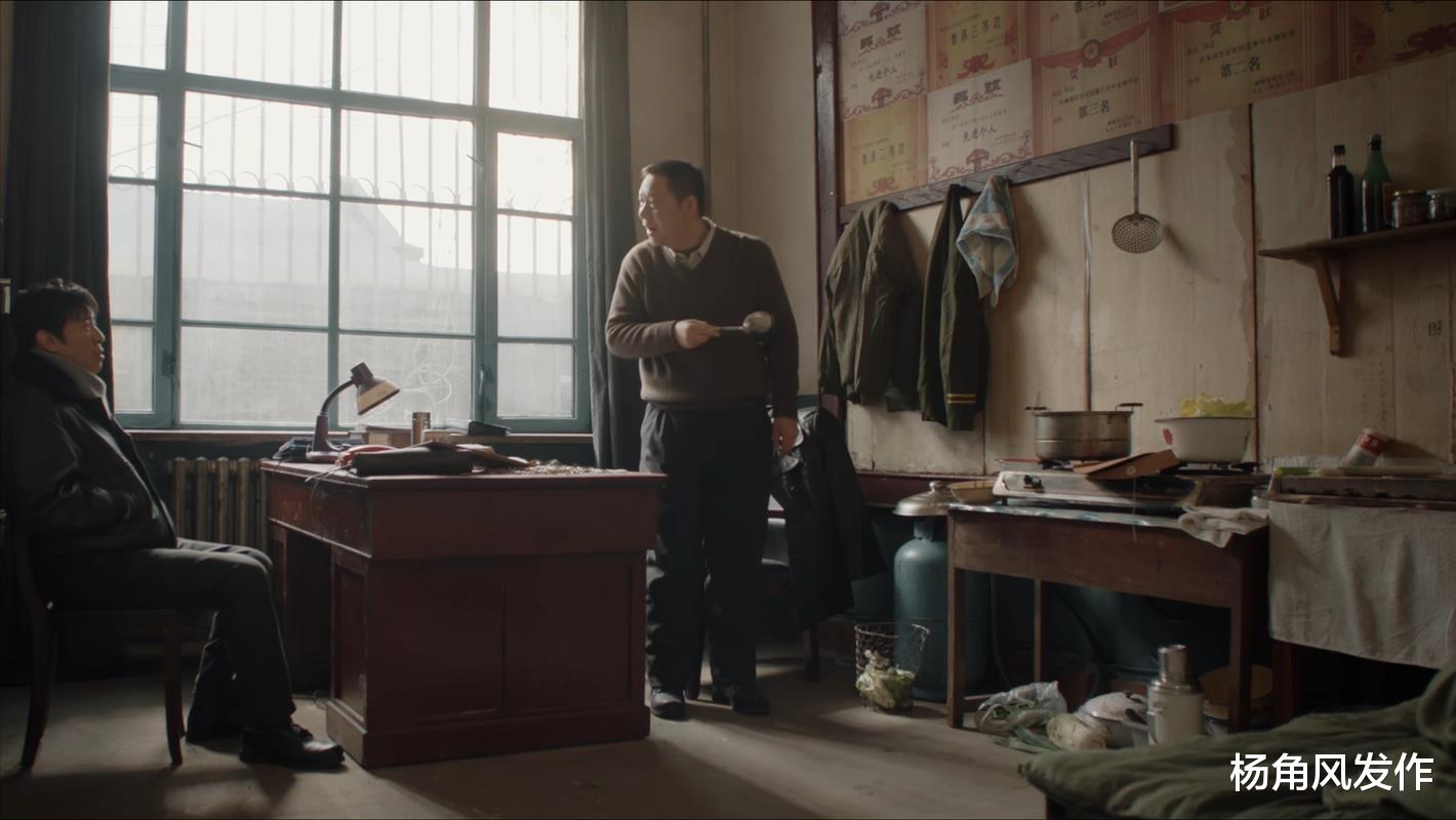 我是刑警:胡兵处处针对秦川,还曾延误过案情,为什么还能升官?